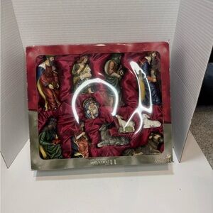 Vintage Holiday Time 11-Piece Porcelain Christmas Nativity Set Holiday Decor